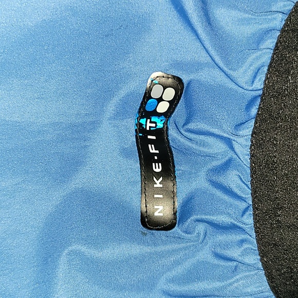 Vintage. 90s. Nike. Full-zip windbreaker. Like-new. Men's size Large. - Picture 8 of 16